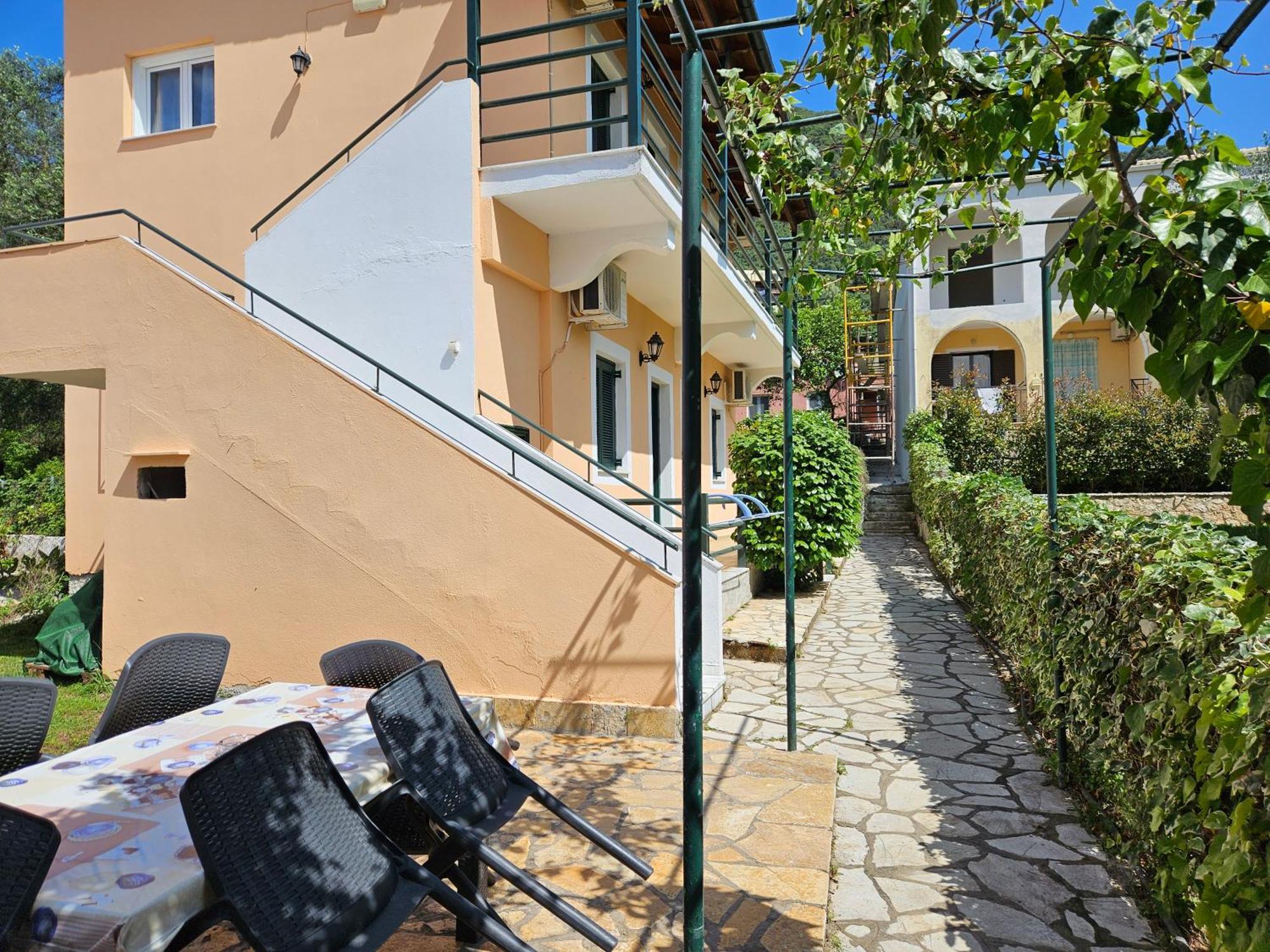 Lora Studios Ypsos Exterior foto